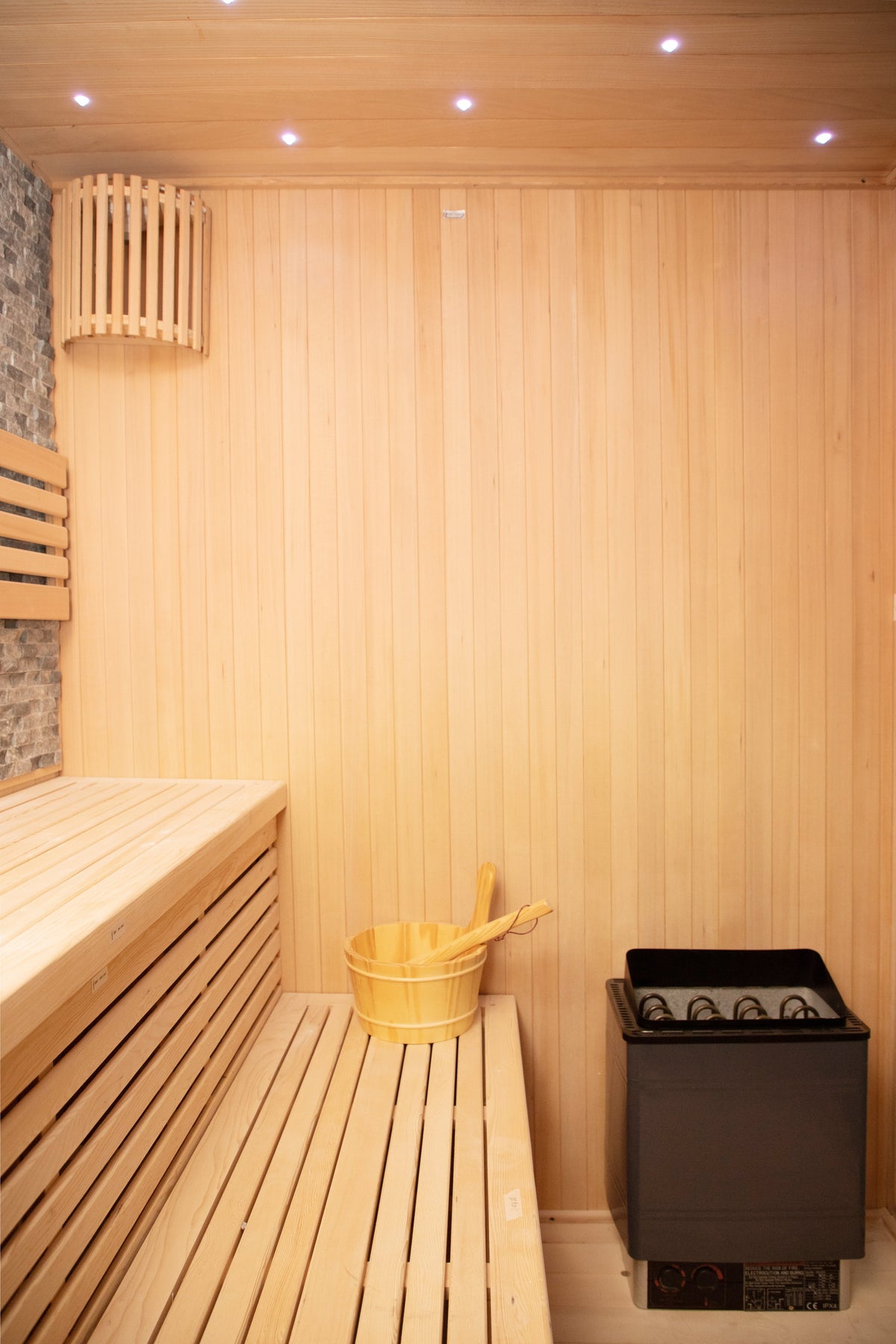 Nicebeam 1–2 Person Far Infrared Sauna Cabin with Red Light