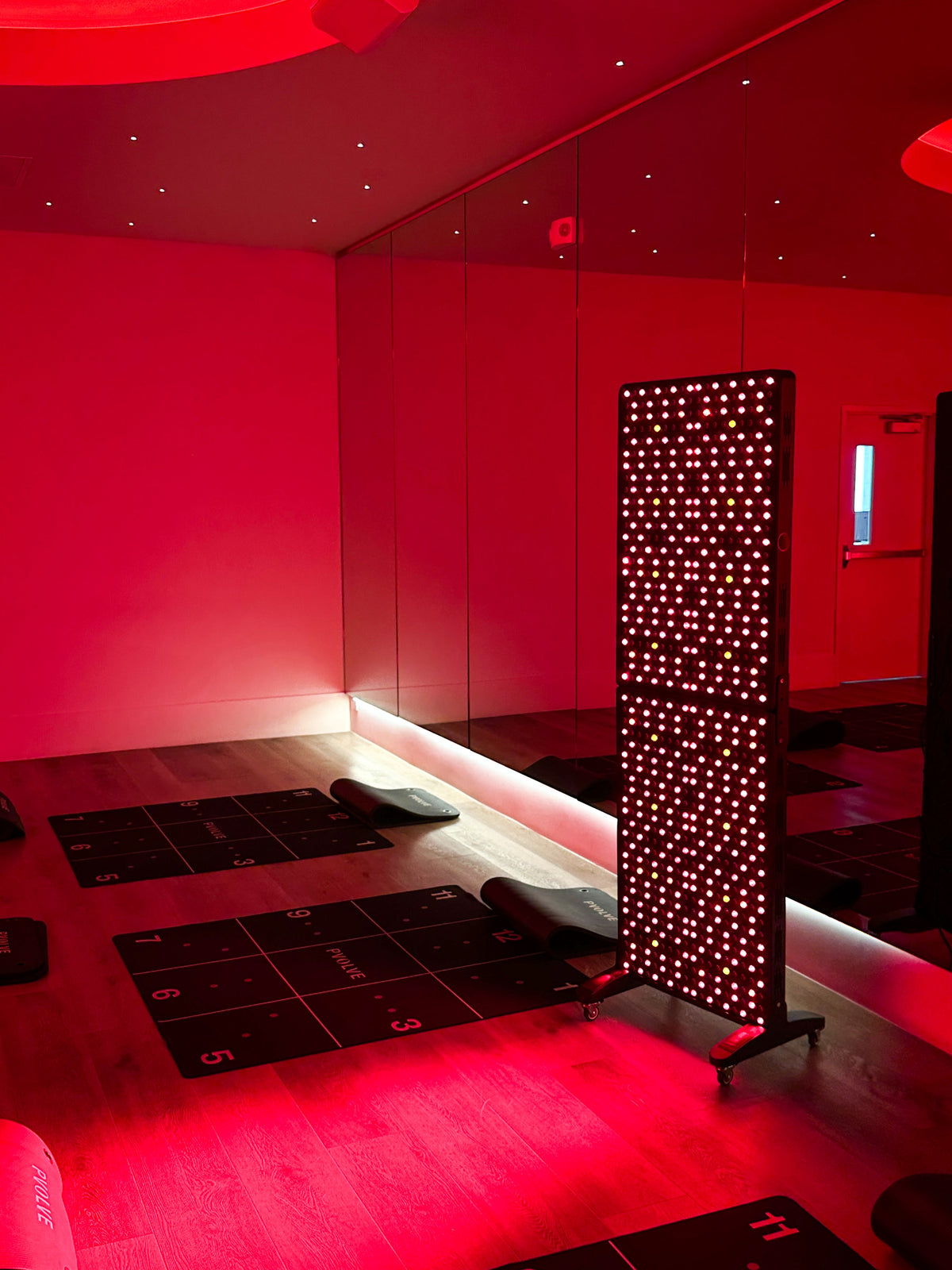 Renew Red Light The Max Panel Full-Body Red, NIR & Blue LED Panel