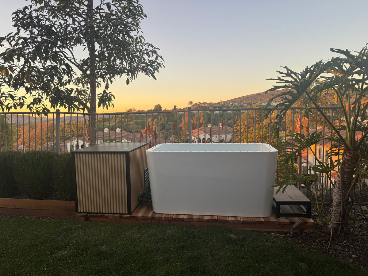 RevX Wellness X Tub + LUX 1.5 HP Chiller Acrylic Cold Plunge Tub
