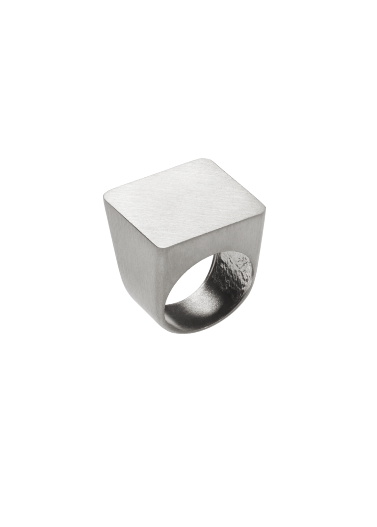 dame ring