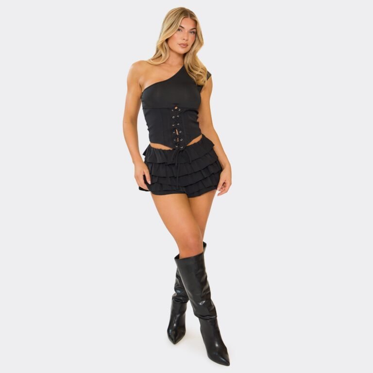 Low Rise Ruffled Short In Black, Women’s Size US 2