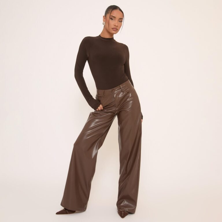 Mid Rise Straight Leg Trousers In Brown Faux Leather, Women’s Size US 0