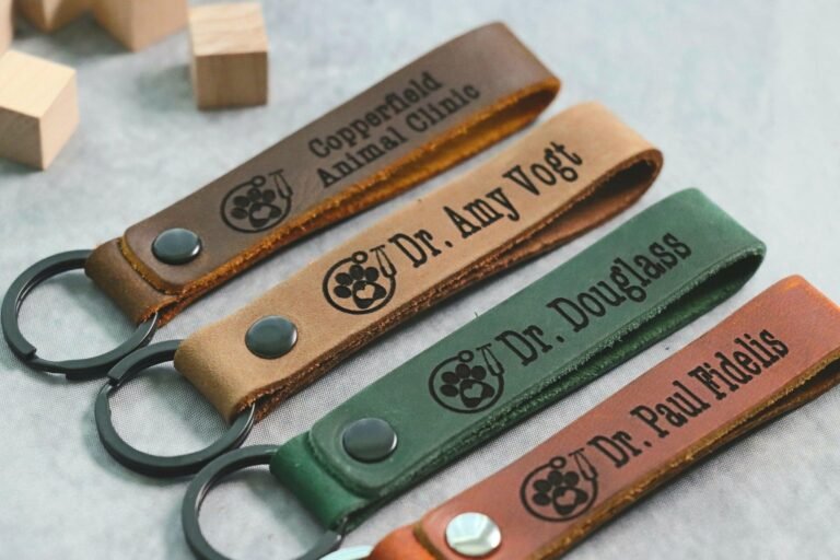 SLIM Veterinarian Personalized Keychain / Keyring / bag Tag / Name Tag – Leather Keychain