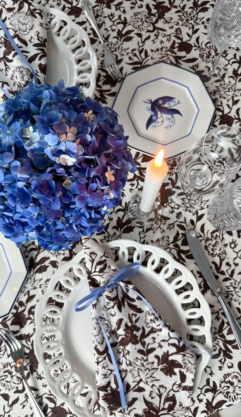 CHOCOLATE WILDFLOWER TABLECLOTH